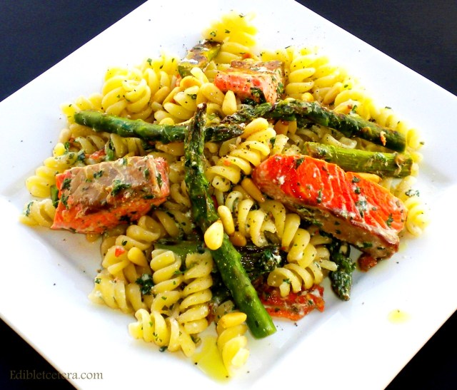 BLOG pasta with salmon, asparagus, mint and pine nuts 010