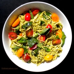 Pasta with Fresh Tomatoes, Basil, Garlic & Olive Oil
